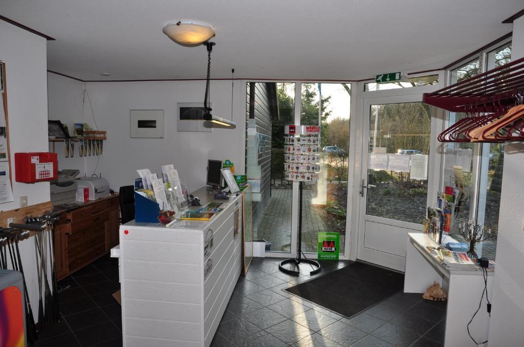 Vakantiepark De Bronzen Eik Sellingen Εξωτερικό φωτογραφία